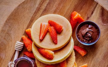 Картинка еда блины +оладьи оладьи клубника шоколад