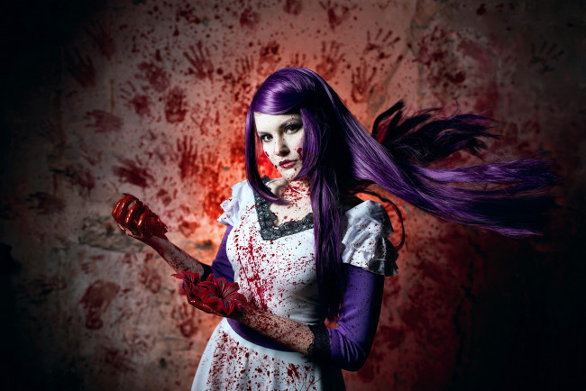 Обои картинки фото девушки, - креатив,  косплей, девушка, фон, взгляд, кровь, arius, nord