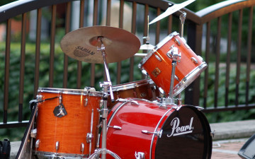 Картинка музыка -музыкальные+инструменты ударная установка барабаны