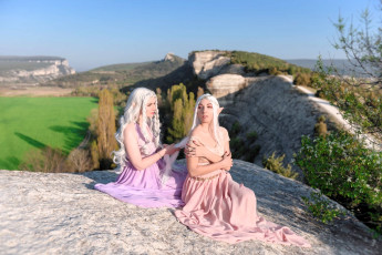 Картинка девушки ольга+кожевникова+ lady+bell образы косплей наряды эльфийки горы деревья луга