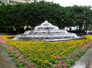 Картинка города фонтаны