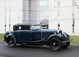 Картинка автомобили классика автомобиль здание трава дорога