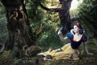 Картинка Rachel+Weisz девушки белоснежка лес snow white сова беока олени кролики еноты