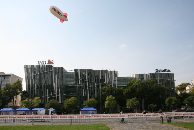 Обои картинки фото будапешт, автор, varvarra, города, венгрия, палатки, воздушный, шар