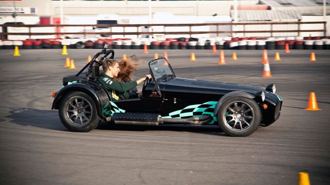 Обои картинки фото 2012, formula, grand, prix, of, britain, спорт, другое, трасса, ретроавто, заезд