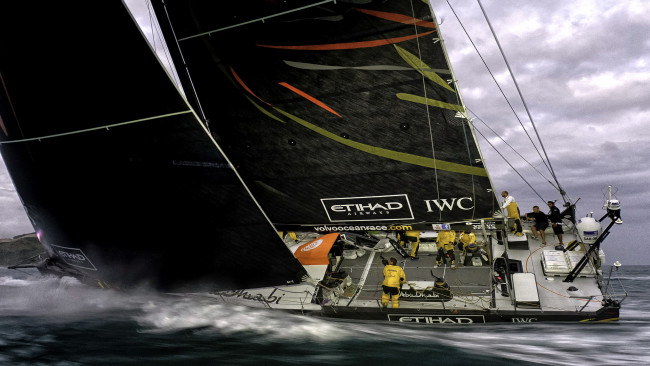 Обои картинки фото кругосветка, спорт, парусный, яхта, паруса, люди, океан, скорость