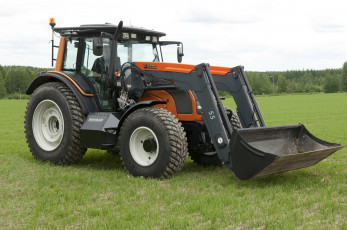 Картинка техника фронтальные+погрузчики valtra