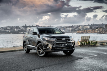 Картинка автомобили toyota kluger