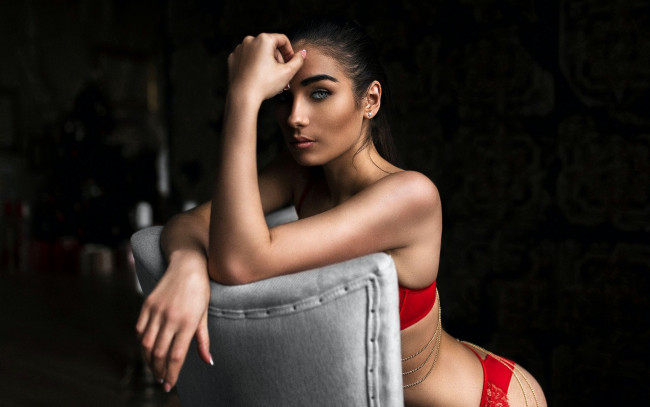 Обои картинки фото девушки, - брюнетки,  шатенки, девушка, модель, брюнетка, красотка, красавица, флирт, стройная, фигура, сексуальная, секси, поза, взгляд, макияж