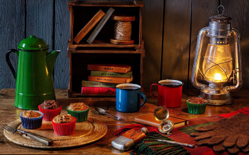 Картинка еда натюрморт лампа кофейник кофе кексы книги фляжка