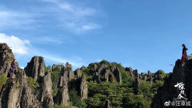 Обои картинки фото кино фильмы, the untamed, цзян, чэн, вэй, усянь, скалы