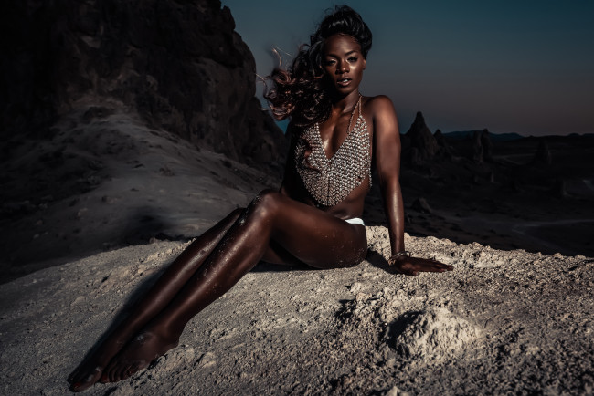 Обои картинки фото ana foxxx, девушки, ana, foxxx, мулатка, темнокожая, чернокожая, девушка, модель, брюнетка, красотка, поза, флирт, стройная, сексуальная, фигура