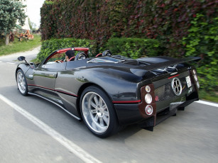 Картинка автомобили pagani