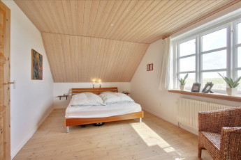 Картинка интерьер спальня подушки кровать