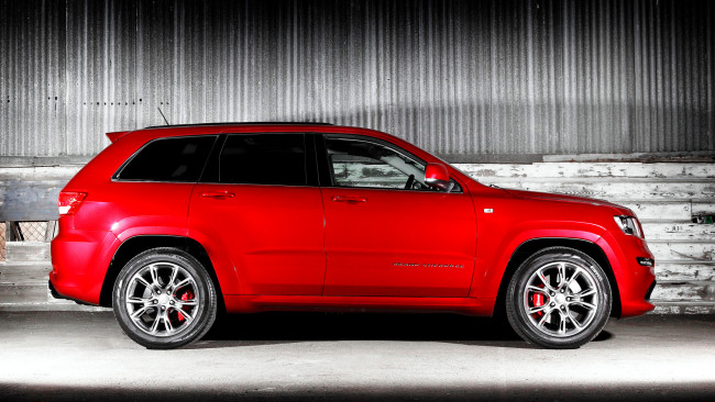 Обои картинки фото jeep, grand, cherokee, автомобили, автомобиль, внедорожник, мощь, скорость