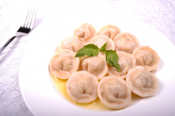 Картинка еда пельмени +манты +вареники базилик
