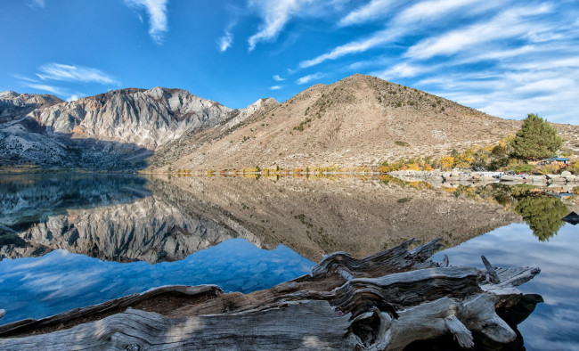 Обои картинки фото природа, реки, озера, озеро, бревно, горы