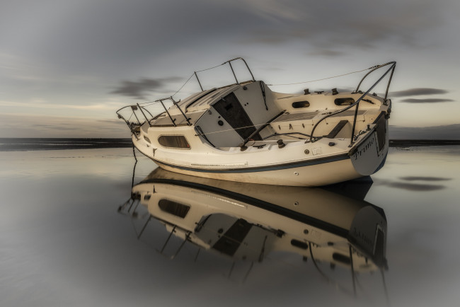 Обои картинки фото корабли, баркасы ,  буксиры, океан, баркас, отлив