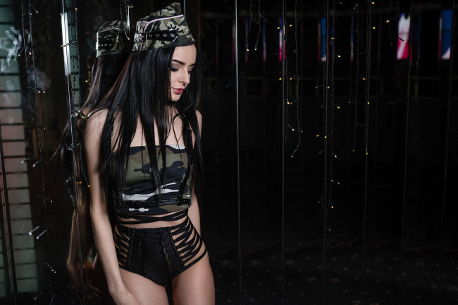 Обои картинки фото девушки, - брюнетки,  шатенки, golden, girls, ночной, клуб