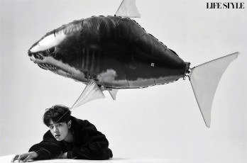 Картинка мужчины xiao+zhan лицо куртка шарик рыба