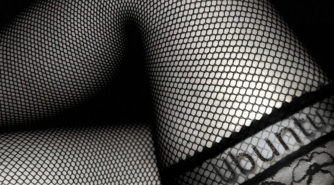 Обои картинки фото разное, руки,  ноги, ноги, чулки, сетка