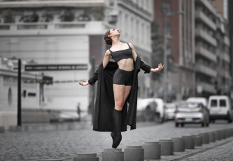 Картинка красивая+девушка девушки -+брюнетки +шатенки девушка женщина брюнетка темноволосая сексуальная модель звезда позирует разная обувь верхняя стильная одежда нижнее эротическое бельё трусы лифчик колготки чулки аксессуары макияж и множество элементов на фотографии