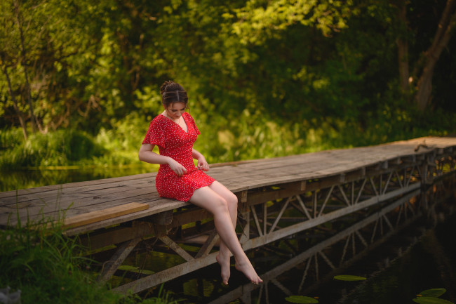 Обои картинки фото красивая девушка, девушки, - брюнетки,  шатенки, девушка, женщина, шатенка, темноволосая, сексуальная, модель, звезда, позирует, разная, обувь, верхняя, стильная, одежда, нижнее, эротическое, бельё, трусы, лифчик, колготки, чулки, аксессуары, макияж, и, множество, элементов, на, фотографии