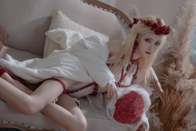 Обои картинки фото nantao momoko, девушки, - креатив,  косплей, девушка, женщина, блондинка, светловолосая, сексуальная, модель, звезда, позирует, разная, обувь, верхняя, стильная, одежда, нижнее, эротическое, бельё, трусы, лифчик, колготки, чулки, аксессуары, макияж, и, множество, элементов, на, фотографии