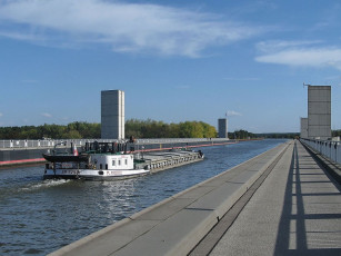 Картинка корабли баржи