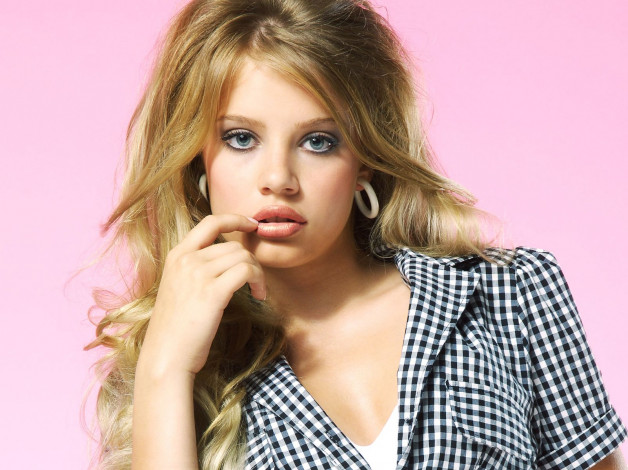 Обои картинки фото Xenia Tchoumitcheva, девушки, модель