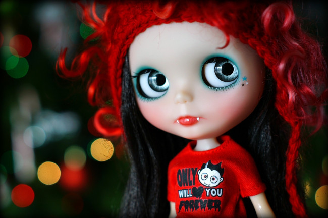 Обои картинки фото разное, игрушки, шапка, вампир, кукла