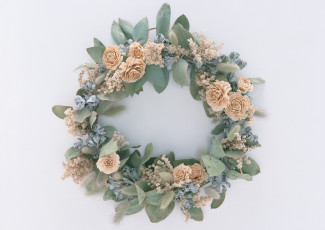 Картинка цветы букеты композиции бутоны венок лепестки