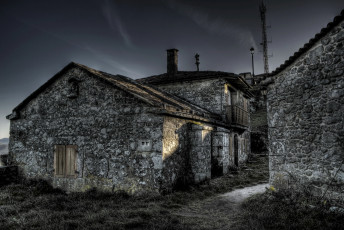 Картинка каминья португалия разное сооружения постройки дома