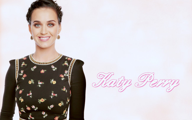 Обои картинки фото музыка, katy, perry, улыбка, серьги, платье