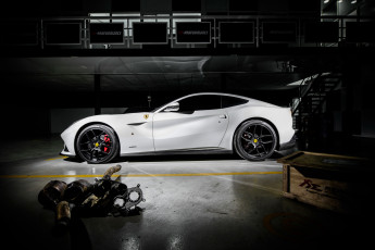 Картинка 2014+ferrari+f12+berlinetta+ pp+performance автомобили ferrari berlinetta белый тюнинг