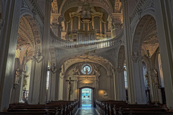 Картинка интерьер убранство +роспись+храма костел орган