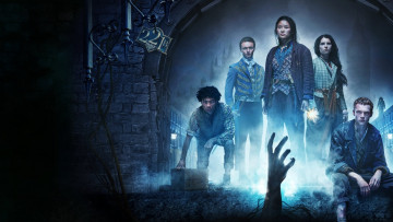 Картинка кино+фильмы the+irregulars+ сериал люди рука арка город