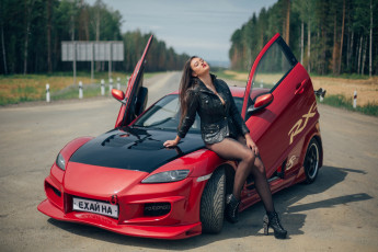 Картинка девушка+и+авто автомобили -авто+с+девушками девушка женщина брюнетка темноволосая сексуальная модель звезда позирует разная обувь верхняя стильная одежда нижнее эротическое бельё трусы лифчик колготки чулки аксессуары макияж и множество элементов на фотографии