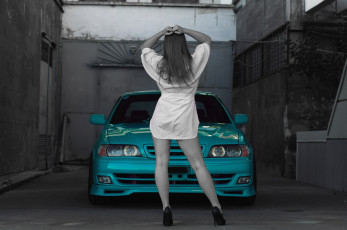 обоя девушка и авто, автомобили, -авто с девушками, девушка, женщина, шатенка, темноволосая, сексуальная, модель, звезда, позирует, разная, обувь, верхняя, стильная, одежда, нижнее, эротическое, бельё, трусы, лифчик, колготки, чулки, аксессуары, макияж, и, множество, элементов, на, фотографии