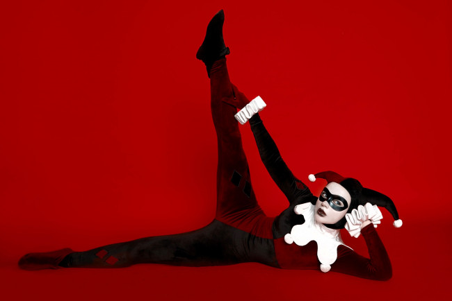 Обои картинки фото девушки, ангелина ситало , alcololi, костюм, образ