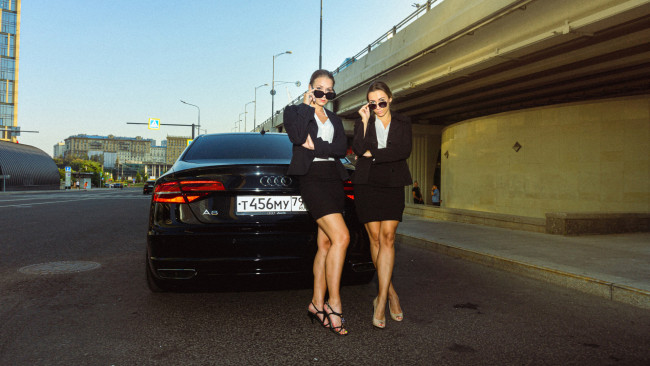 Обои картинки фото автомобили, -авто с девушками, audi, девушки