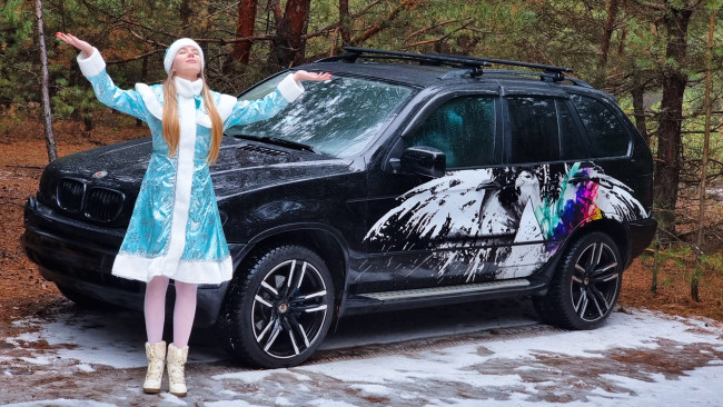 Обои картинки фото автомобили, -авто с девушками, bmw, x5