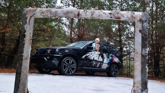 Обои картинки фото автомобили, -авто с девушками, bmw, x5