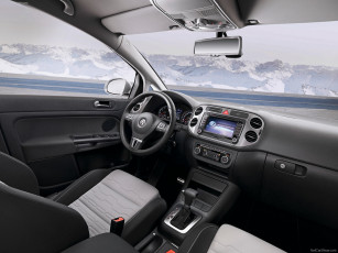 Картинка автомобили спидометры торпедо