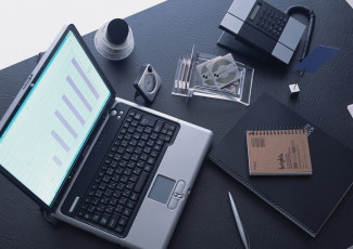 Картинка компьютеры мониторы ноутбуки ноутбук стол