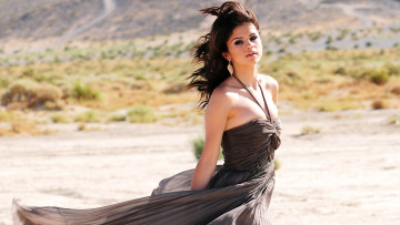 Картинка Selena+Gomez девушки   певица платье серьга волосы