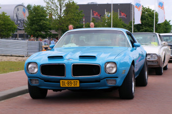 Картинка автомобили выставки уличные фото 1970 pontiac firebird formula 400