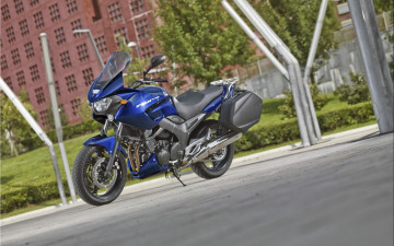 Картинка мотоциклы yamaha tdm900 motorcycle