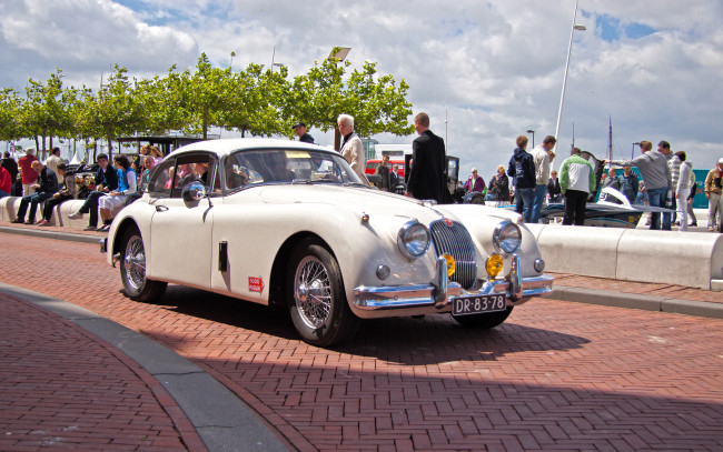 Обои картинки фото автомобили, выставки, уличные, фото, jaguar, xk, 150, fhc, 1958