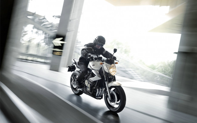 Обои картинки фото мотоциклы, yamaha, xj6